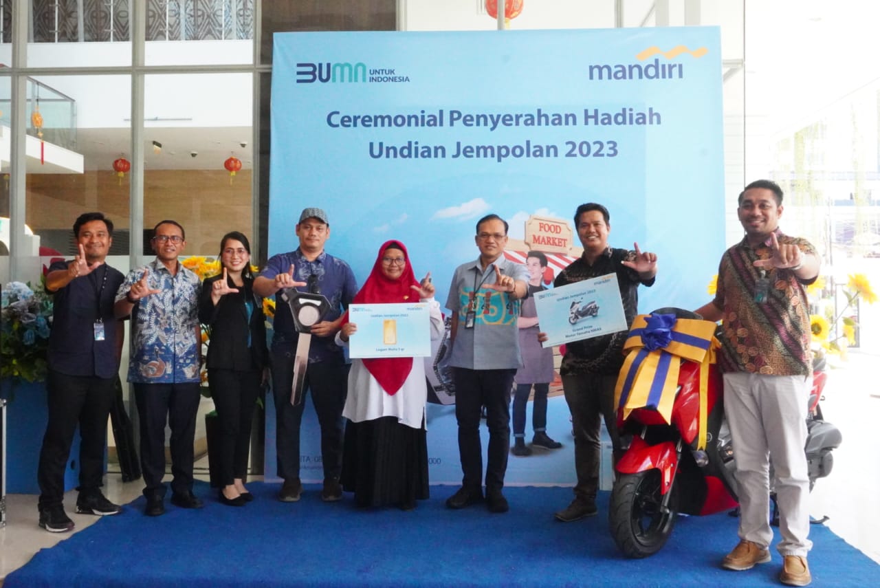 Bank Mandiri Tebar Hadiah bagi Nasabah Mikro melalui Program Undian Jempolan
