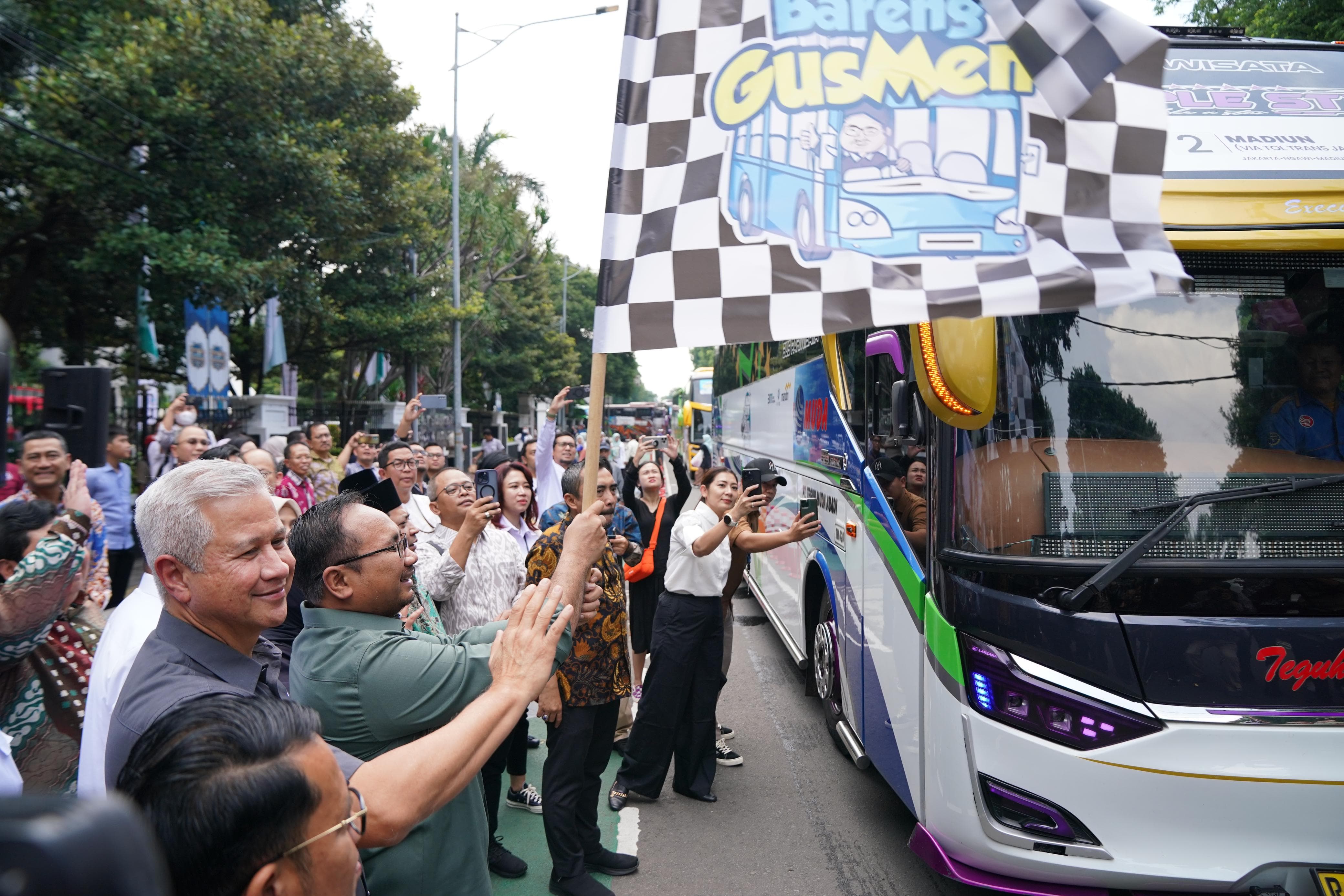 Bank Mandiri berangkatkan 6.525 Pemudik