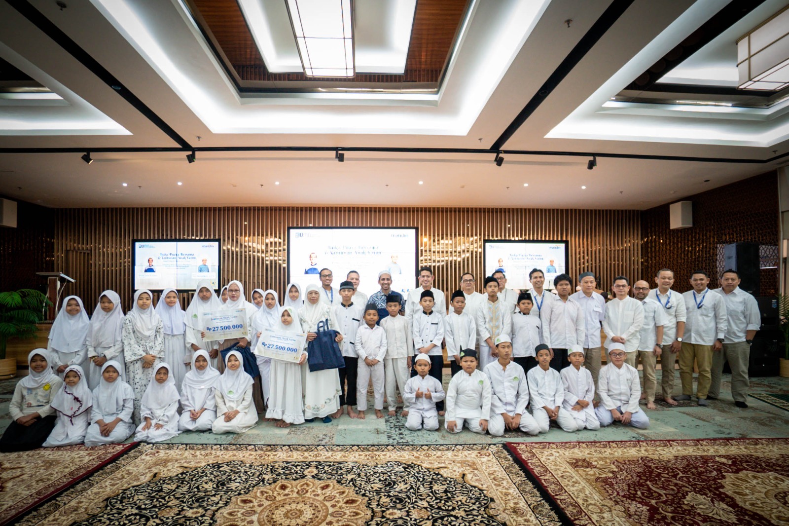 Rayakan Kehangatan Ramadan 1446 H, Bank Mandiri Gelar Buka Puasa dan Santunan untuk 350 Anak Yatim