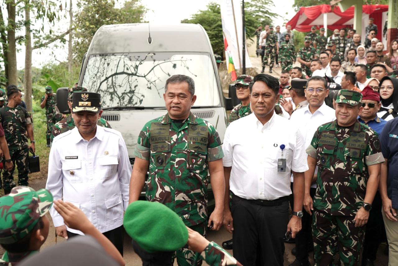 Mandiri Sahabat Desa Gerakkan Ekonomi Lewat Aksi Bersih Waduk di Jawa Barat